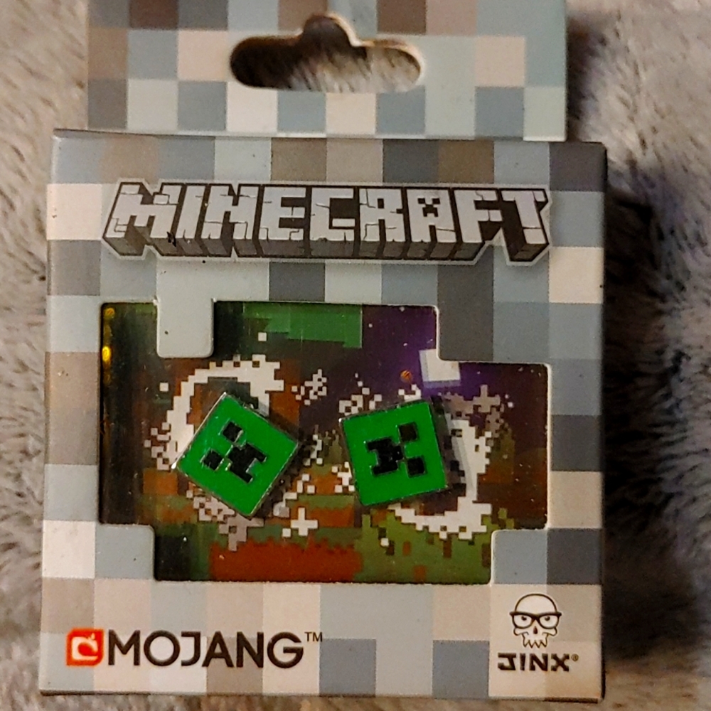 *NEW* Minecraft creeper stud earrings
